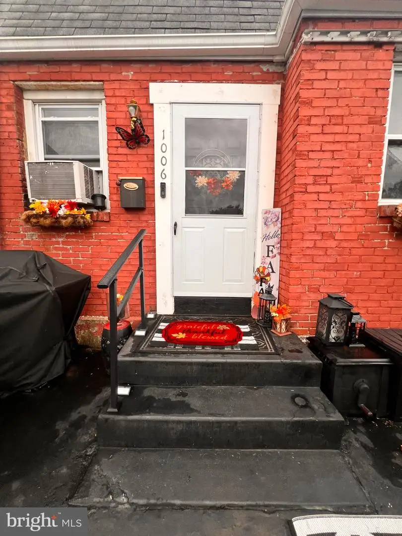 1006 Burnside Rd, Sharon Hill, PA 19079 - #2
