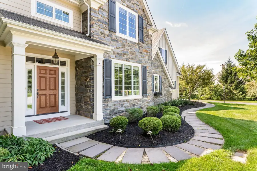 7 Fallbrook Ln, Glen Mills, PA 19342 - #2