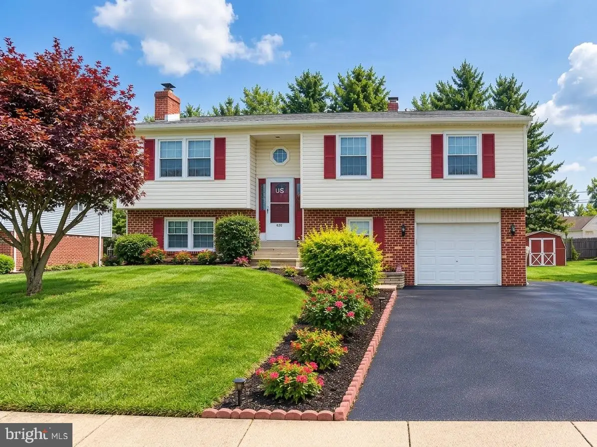 420 Kristine Ct, Upper Chichester, PA 19061 - #1