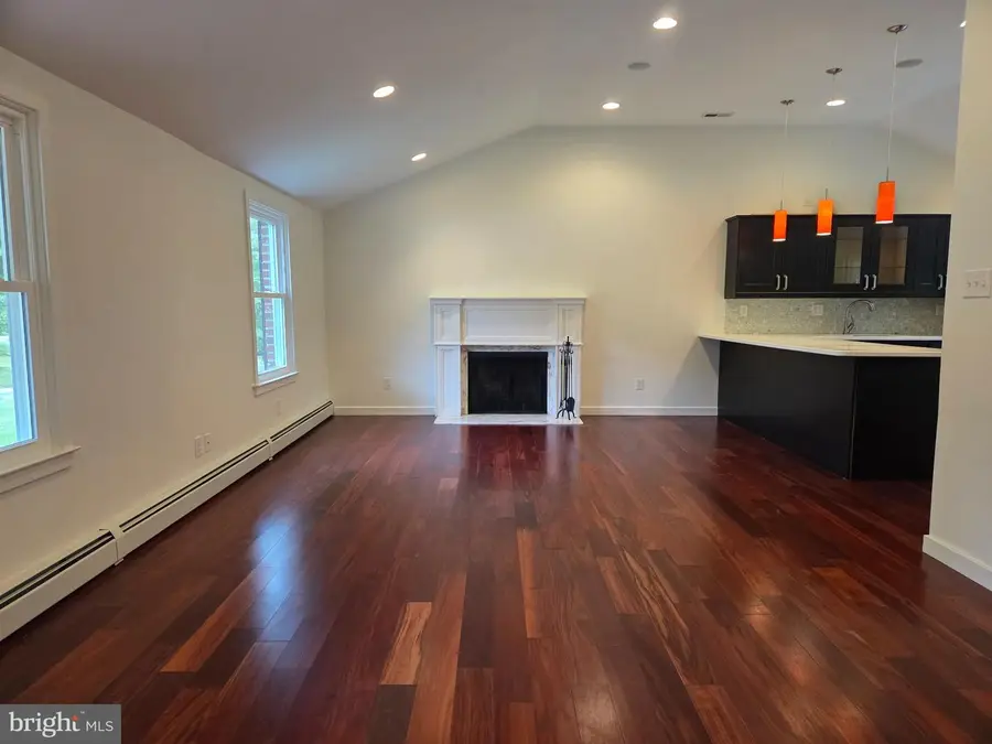 14 Castle Rock Dr, Havertown, PA 19083 - #2