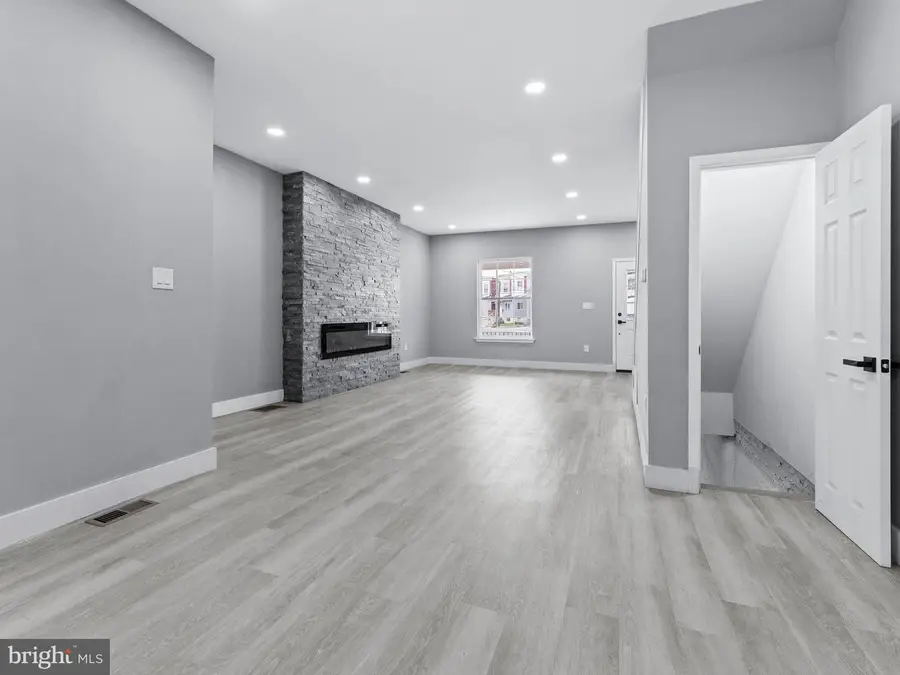 19 S 6th St, Darby, PA 19023 - #2