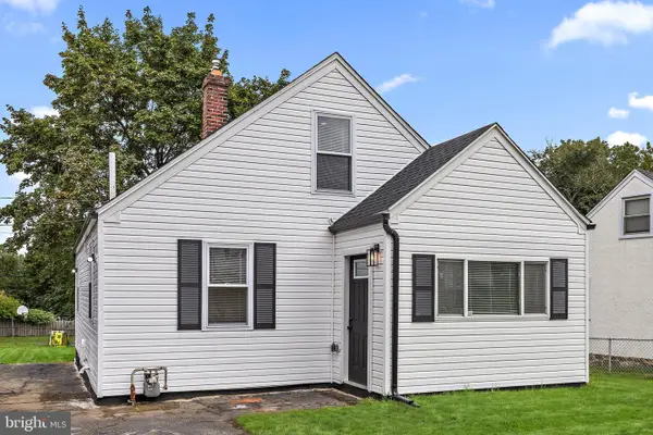 53 Seward Ln, ASTON, PA 19014