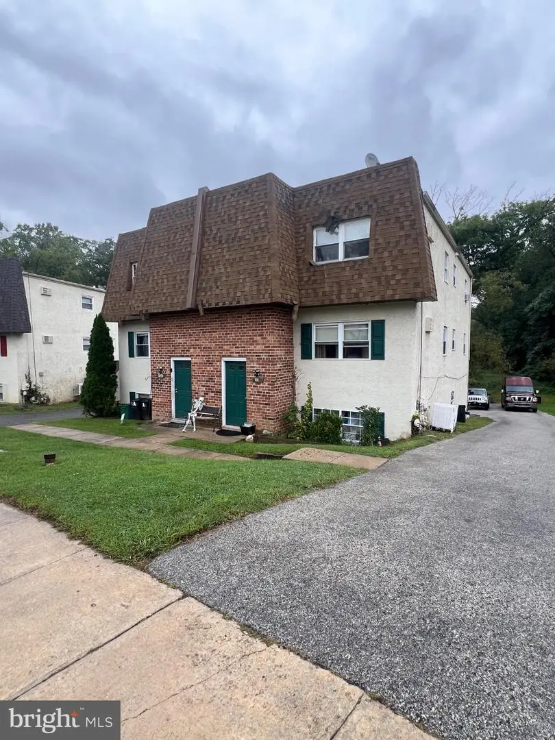 135 Meadowbrook Ln, Brookhaven, PA 19015 - #2