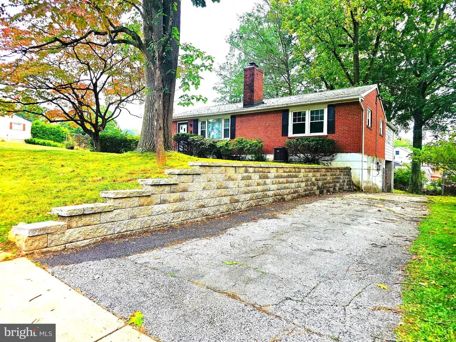 215 Parkview Dr, Broomall, PA 19008 - #3