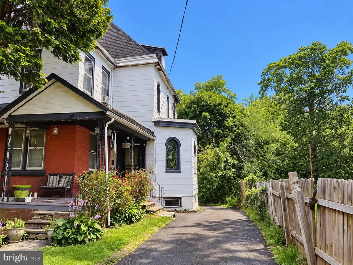 622 Yeadon Ave, Morton, PA 19070 - #1