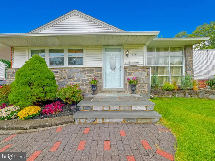 409 Redhill Dr, Broomall, PA 19008 - #3