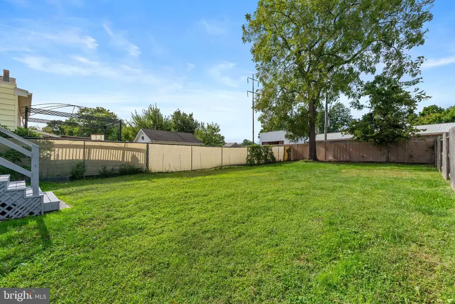 30 N Ridgeway Ave, Glenolden, PA 19036 - #3