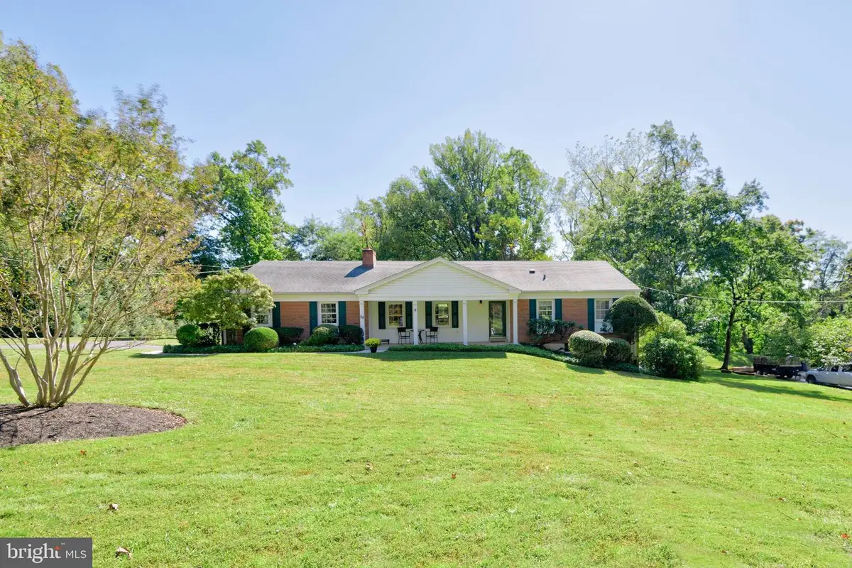 20 Hemlock Dr, Glen Mills, PA 19342 - #1
