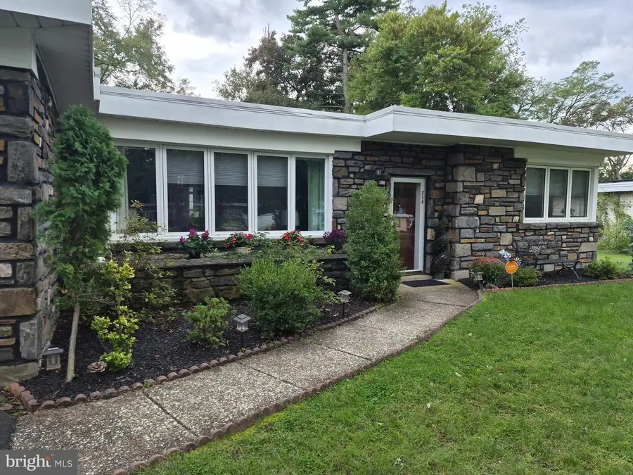 716 Martens Ln, Springfield, PA 19064 - #3