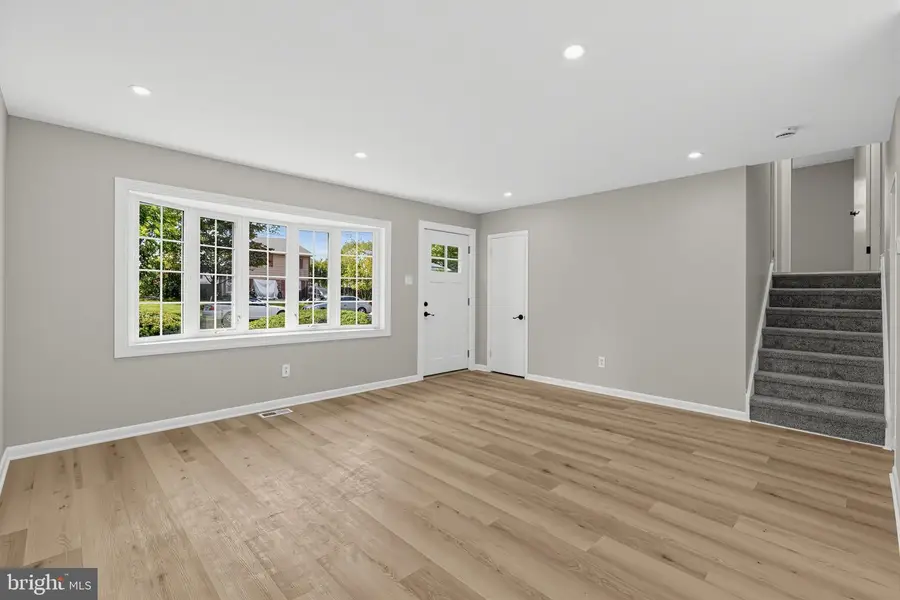 934 Longford Rd, Secane, PA 19018 - #3