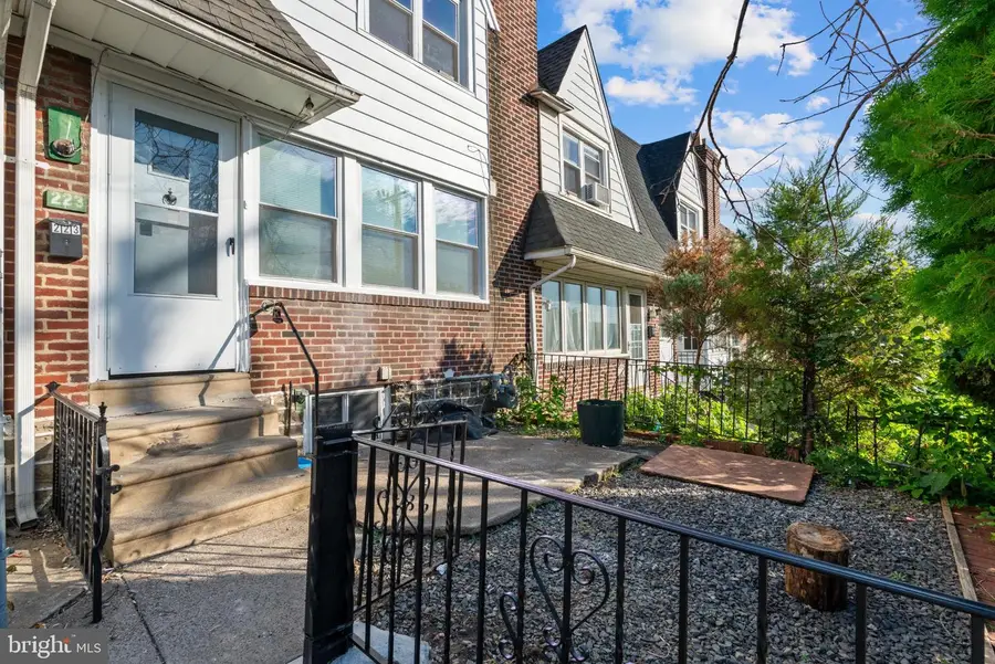 223 Wiltshire Rd, Upper Darby, PA 19082 - #2
