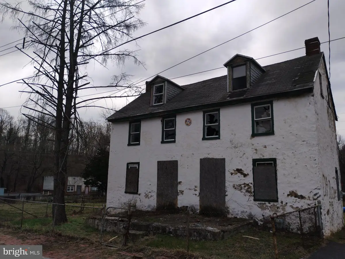 18-20 Front St, Brookhaven, PA 19015 - #1