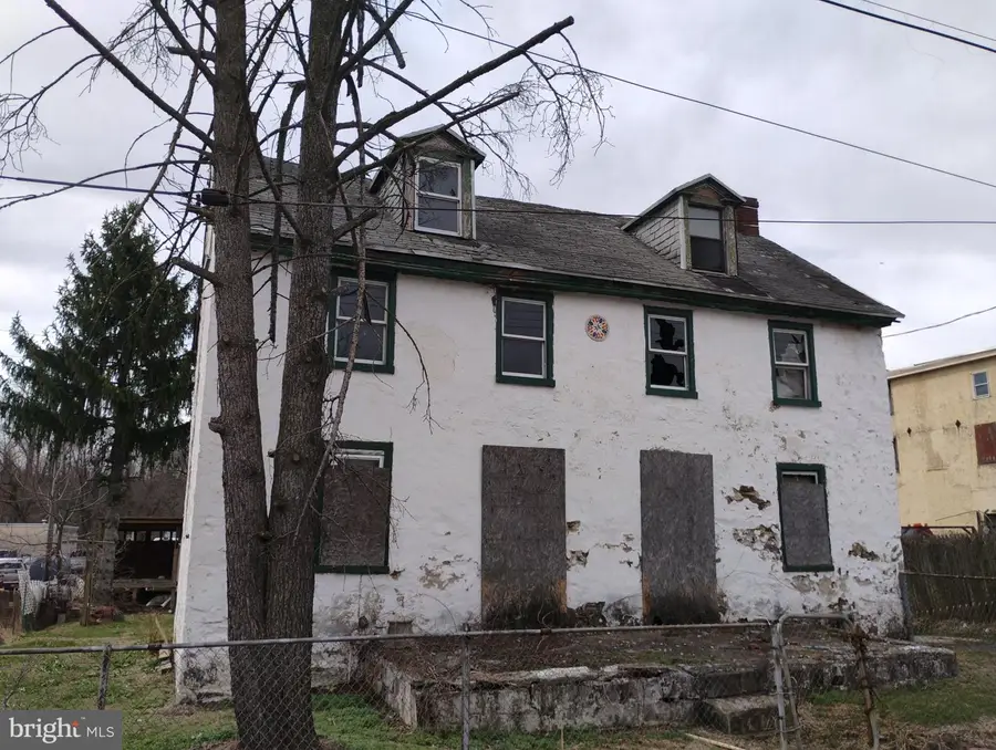18-20 Front St, Brookhaven, PA 19015 - #2