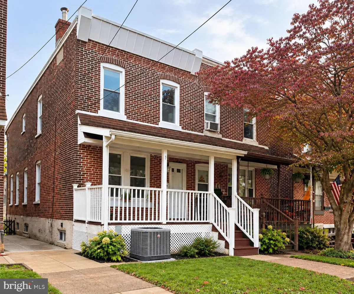 1315 E 9th St, Crum Lynne, PA 19022 - #1