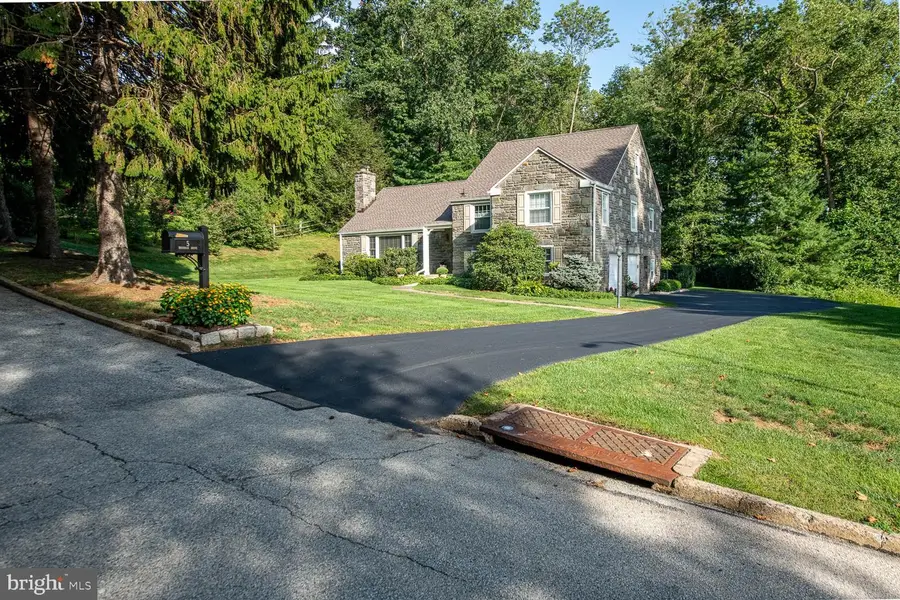 5 Brennan Dr, Bryn Mawr, PA 19010 - #2