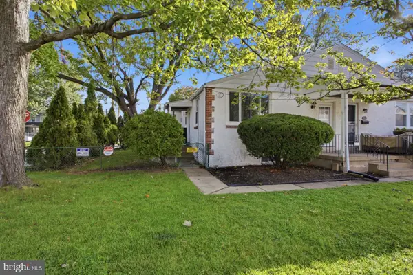 101 E Oak Ln, GLENOLDEN, PA 19036