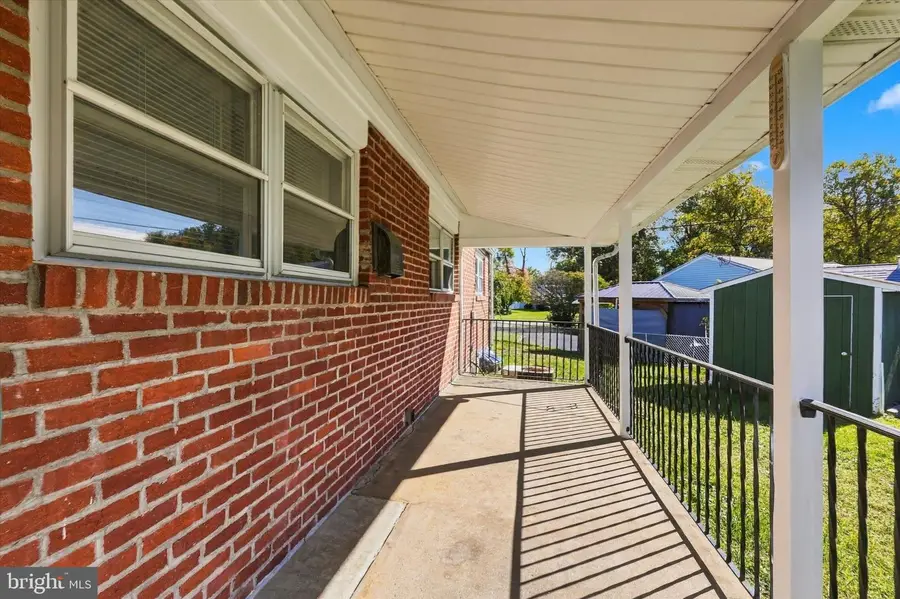 2105 N Bent Ln, Aston, PA 19014 - #2