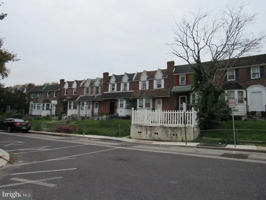 7276 Lamport Rd, Upper Darby, PA 19082 - #3