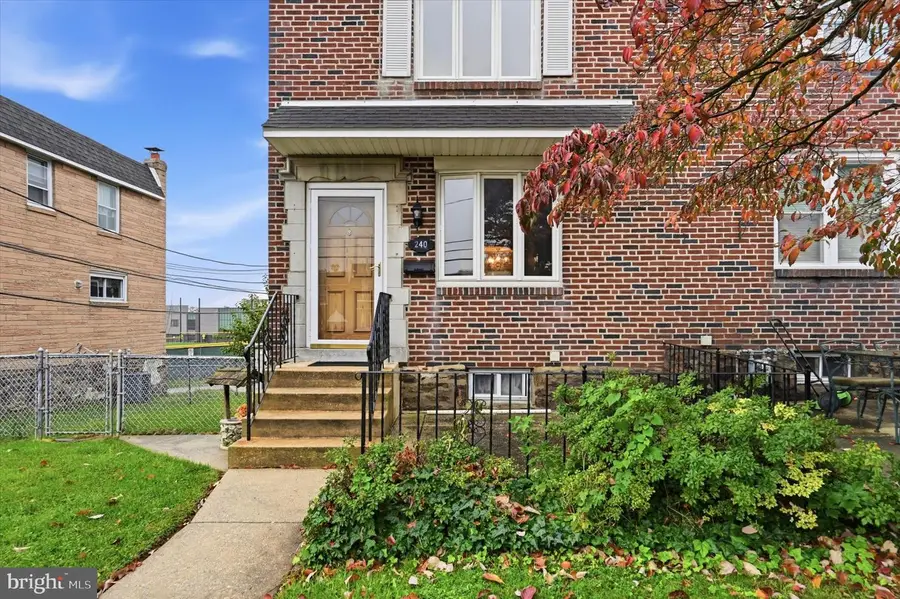 240 W Wyncliffe Ave, Clifton Heights, PA 19018 - #3