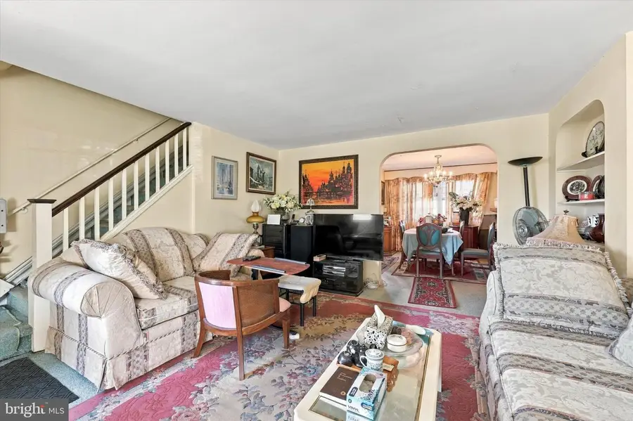 7281 Glenthorne Rd, Upper Darby, PA 19082 - #2