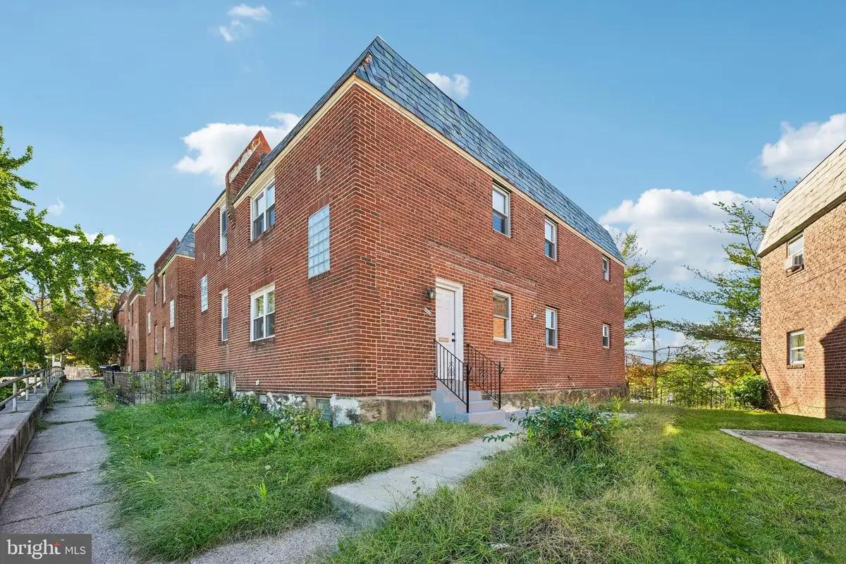 6844 Marshall Rd, Upper Darby, PA 19082 - #1
