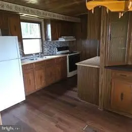 406 4th St S, Lake City, PA 16423 - #2