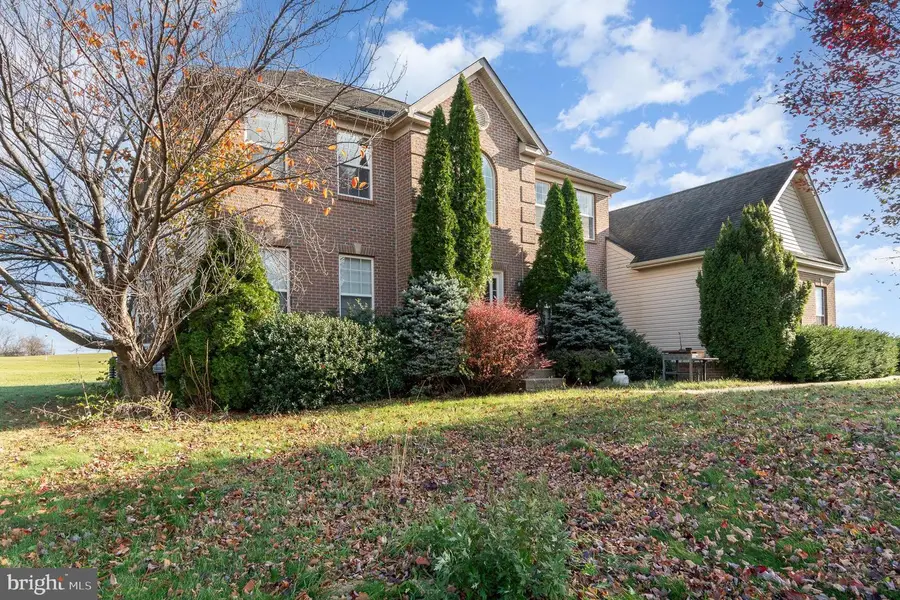 1205 Summerswood Drive, Saint Thomas, PA 17252 - Image #2