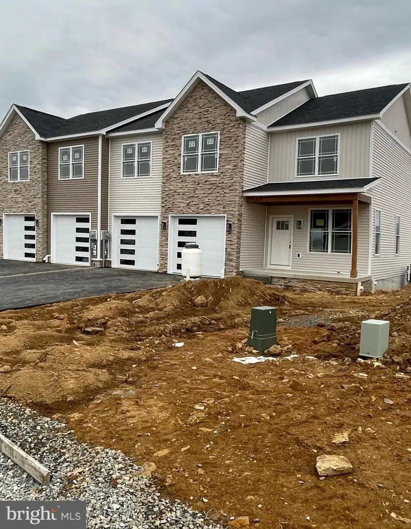 11798 Mystic Rock Ln S, Waynesboro, PA 17268 - Image #2