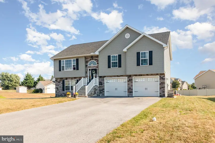 833 Lindia Drive, Chambersburg, PA 17202 - Image #3