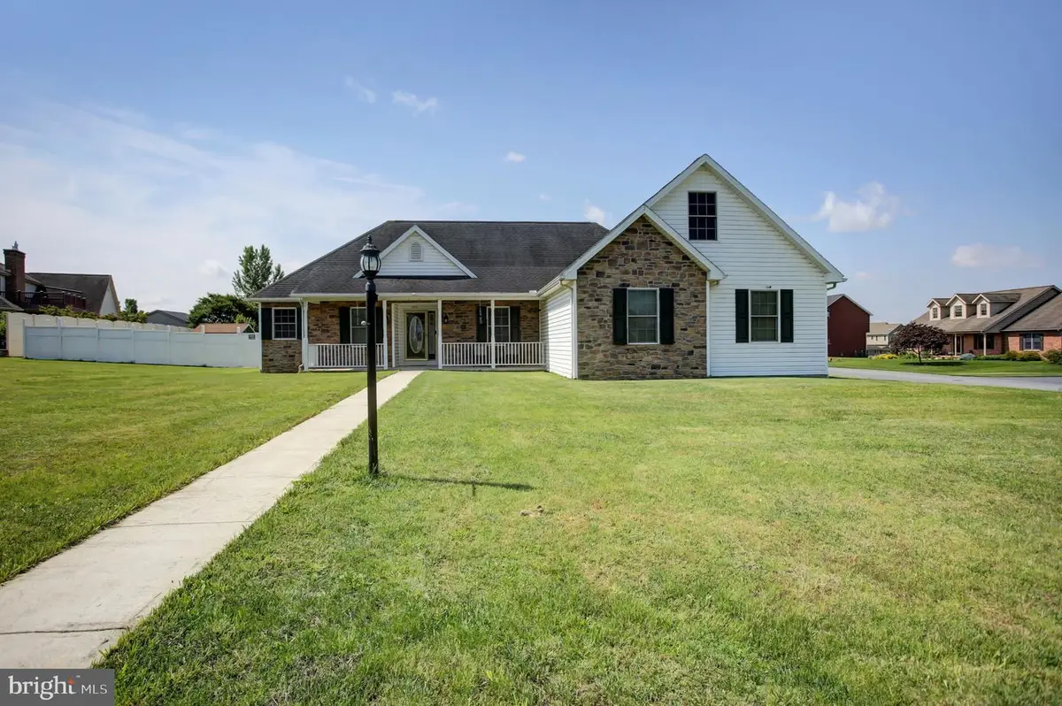 326 Leedy Way E, Chambersburg, PA 17202 - Image #1