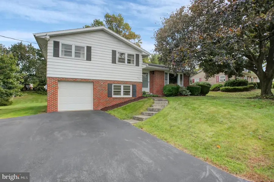 1042 Laurich Drive, Chambersburg, PA 17202 - Image #3