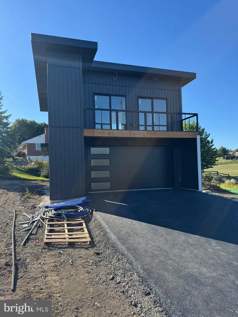 6586 Town Dr, Saint Thomas, PA 17252 - Image #2