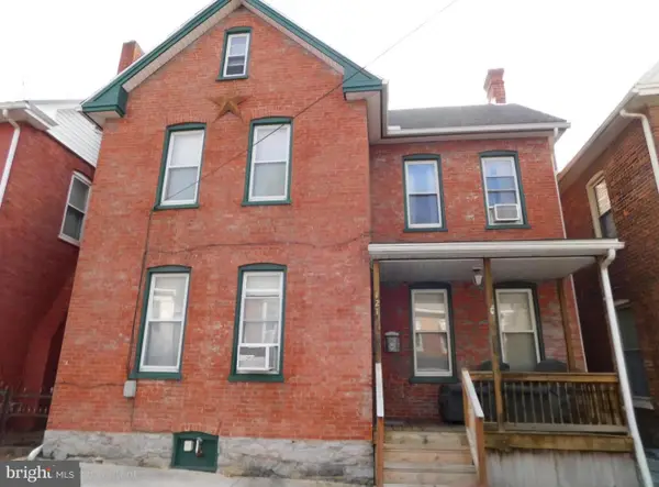 121 Harrison Ave, WAYNESBORO, PA 17268