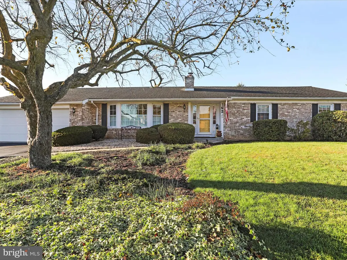 162 Harvest Ln, Chambersburg, PA 17202 - Image #1
