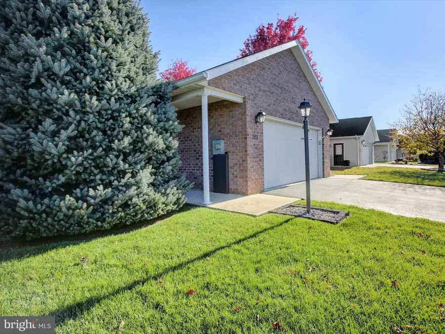 261 Justine Dr, Chambersburg, PA 17201 - Image #3