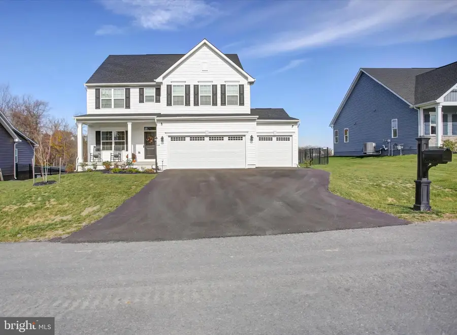 1585 Shannon Dr S, Greencastle, PA 17225 - Image #2