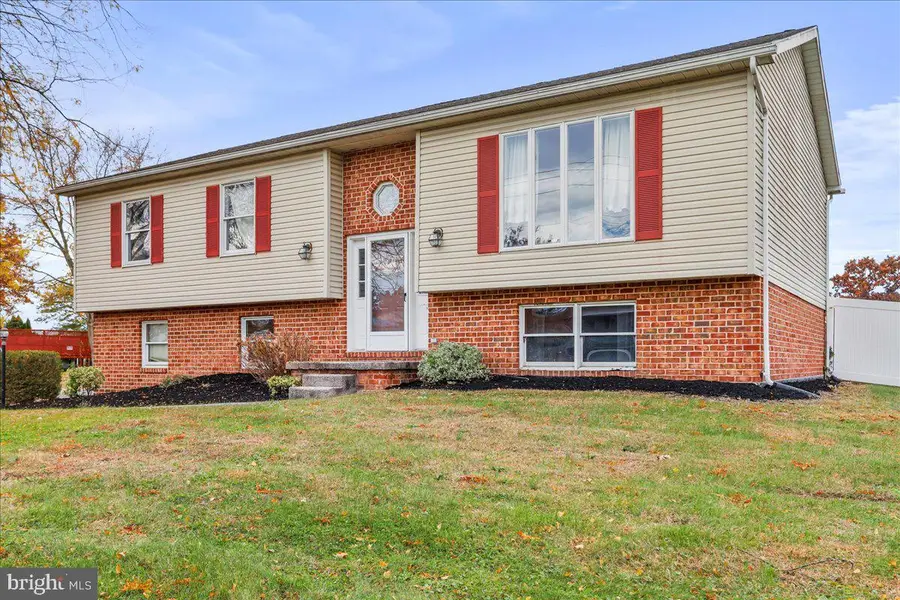 601 Kittatinny Dr, Chambersburg, PA 17202 - Image #3