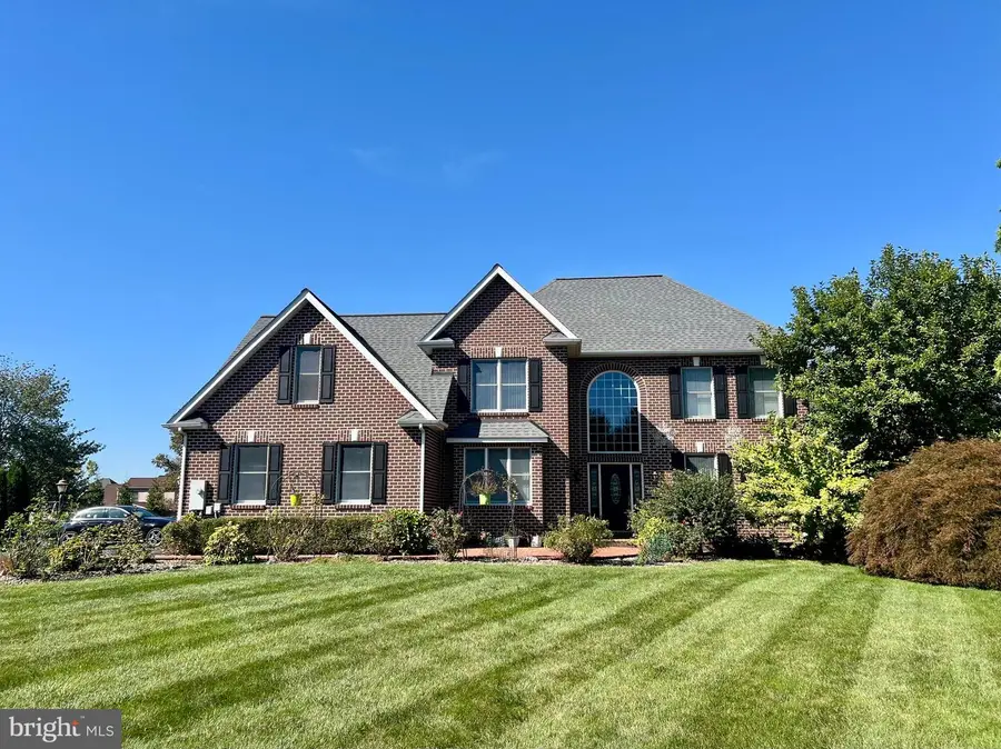 3325 Muirfield Dr, Chambersburg, PA 17202 - Image #2