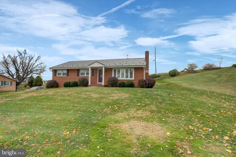 56 Field Circle, Chambersburg, PA 17202 - Image #2