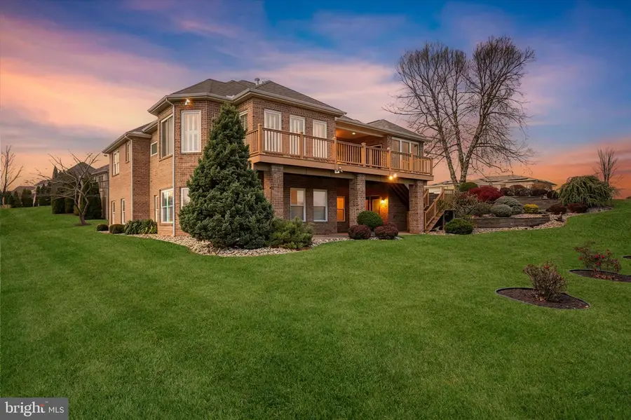 6396 Saucon Valley Dr, Fayetteville, PA 17222 - Image #2