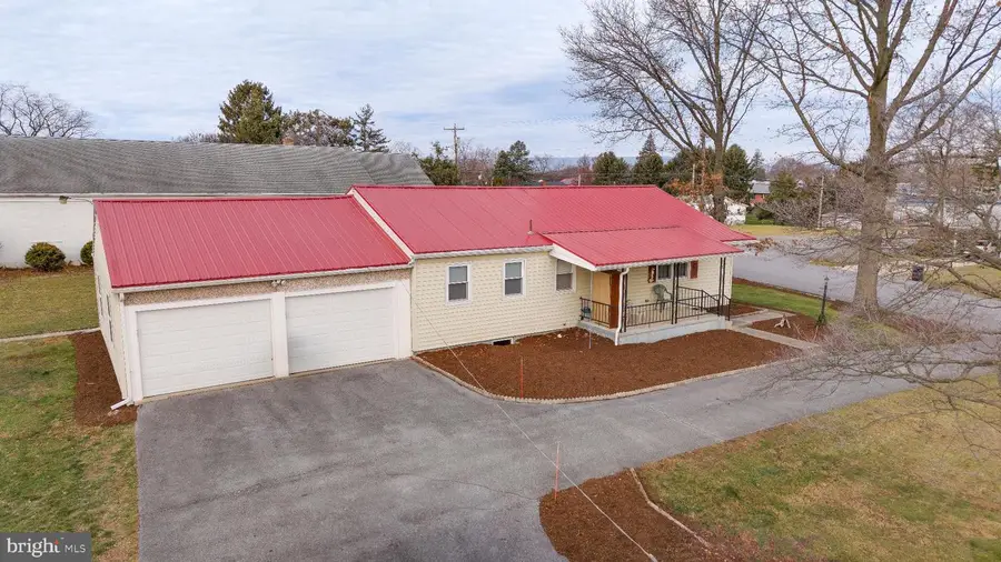 612 Lindia Drive Dr, Chambersburg, PA 17202 - Image #2