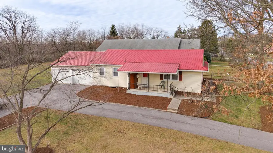 612 Lindia Drive Dr, Chambersburg, PA 17202 - Image #3