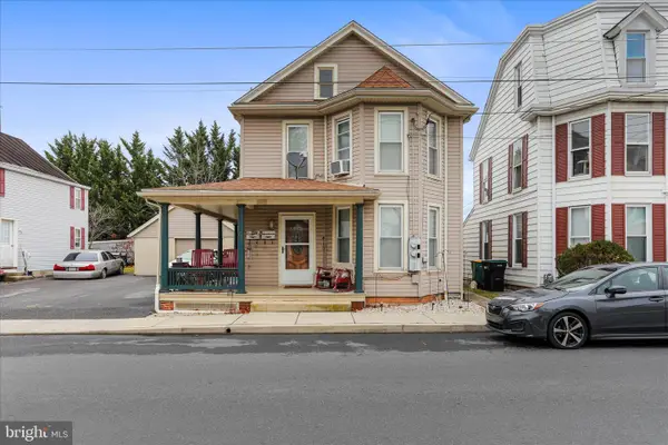 26 E E Madison Street, GREENCASTLE, PA 17225