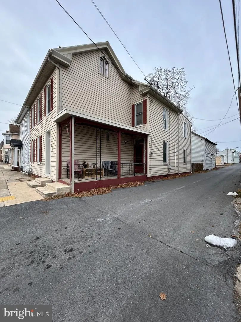 139 E Catherine St, Chambersburg, PA 17201 - #3