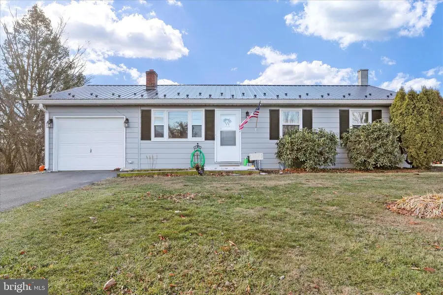 4402 Shatzer St, Chambersburg, PA 17202 - Image #2