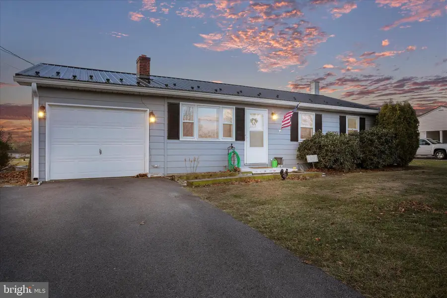 4402 Shatzer St, Chambersburg, PA 17202 - Image #3