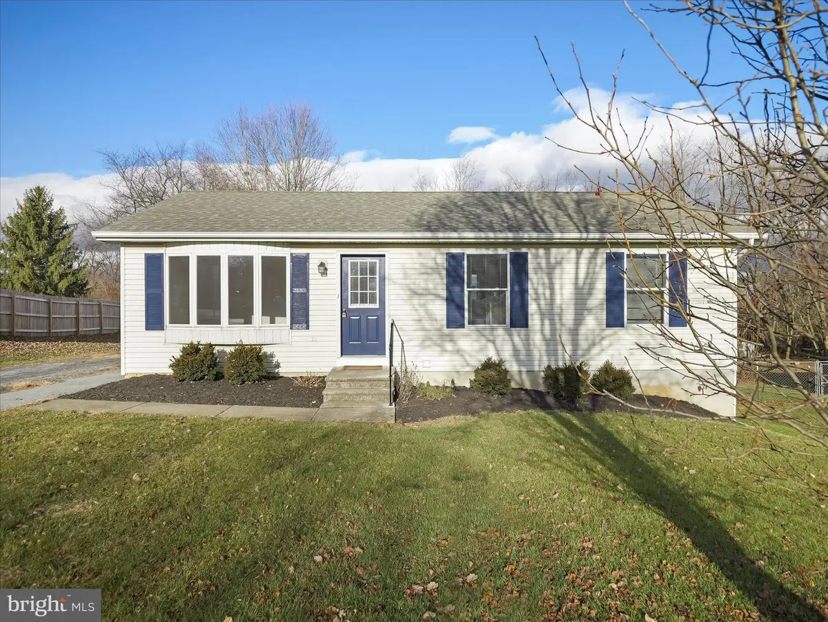 2765 Tattoo Dr, Chambersburg, PA 17202 - Image #1