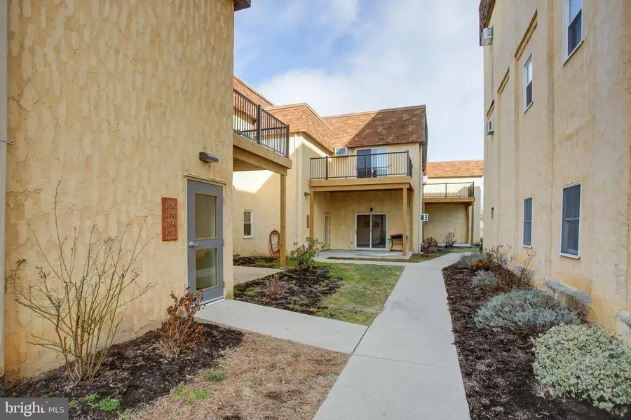 290 W 2nd St #19, Waynesboro, PA 17268 - Image #2