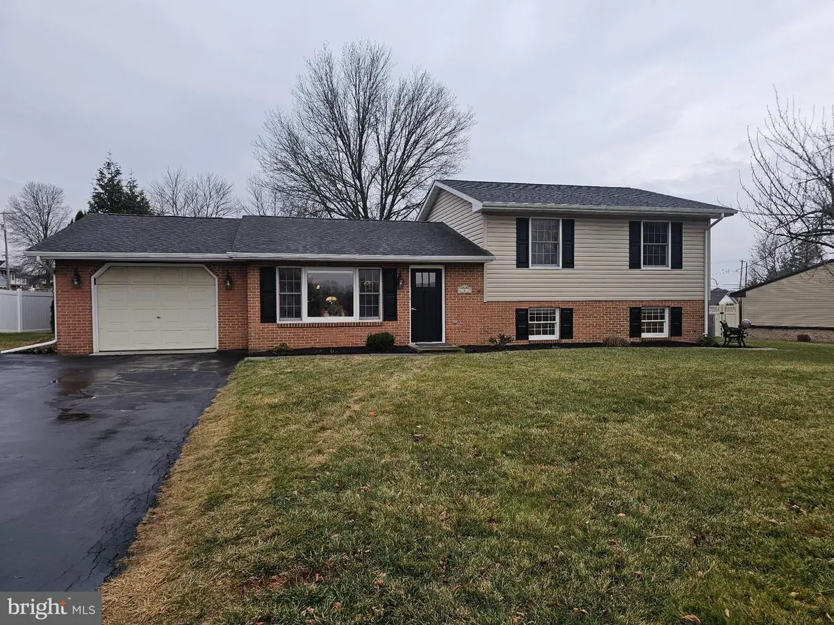 260 Baumgardner Dr, Greencastle, PA 17225 - Image #1