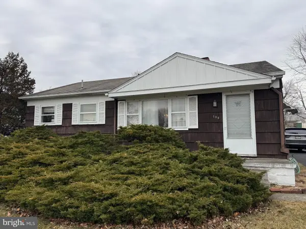 102 Lincoln Drive, FAYETTEVILLE, PA 17222